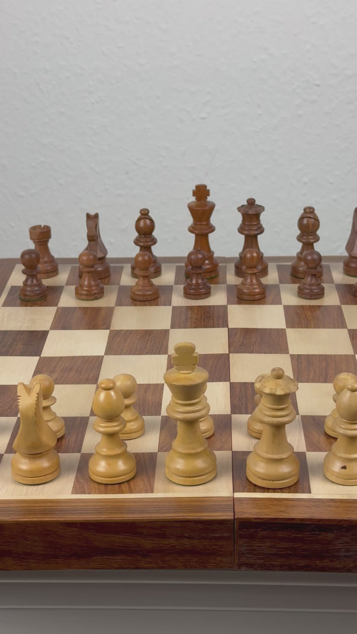 Juego de Ajedrez de Madera con Tablero (Mediano)