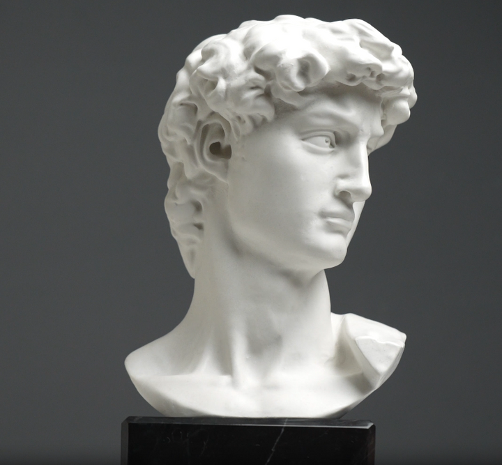Busto de David de Miguel Ángel con base de mármol negro (Pequeño)