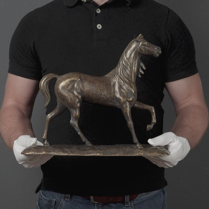 Gran escultura de caballo (latón envejecido)