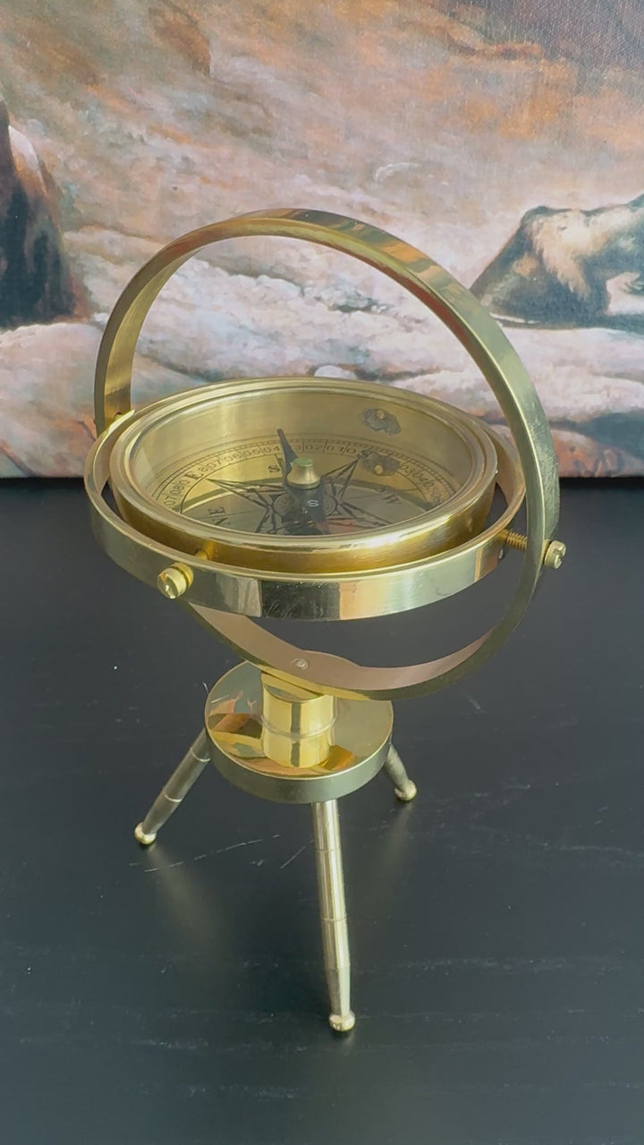 Brújula de Mesa con Trípode (Latón)