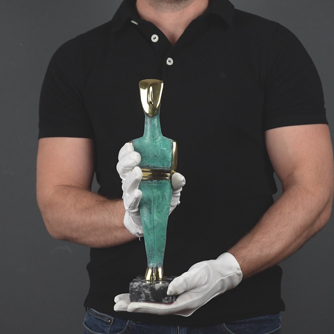 Estatua de ídolo cicládico (Escultura de latón)